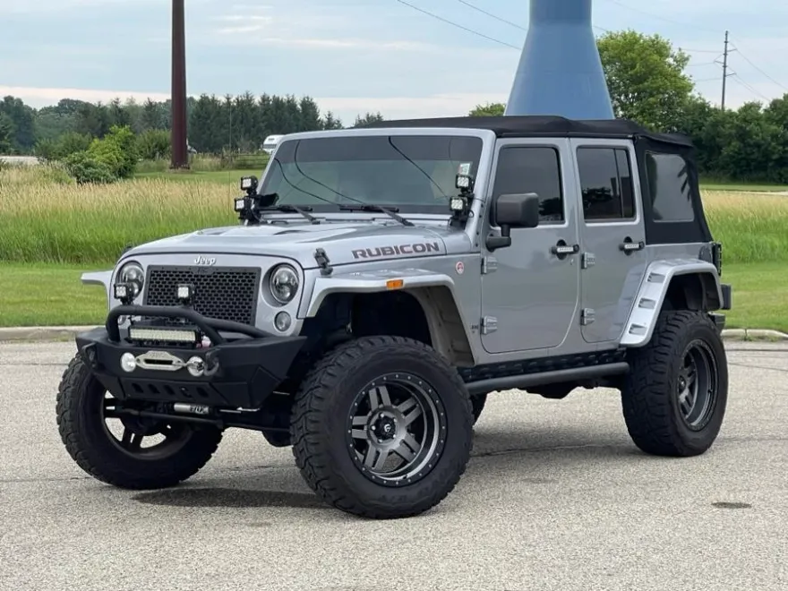 2016 Jeep Wrangler Unlimited Rubicon photo 1