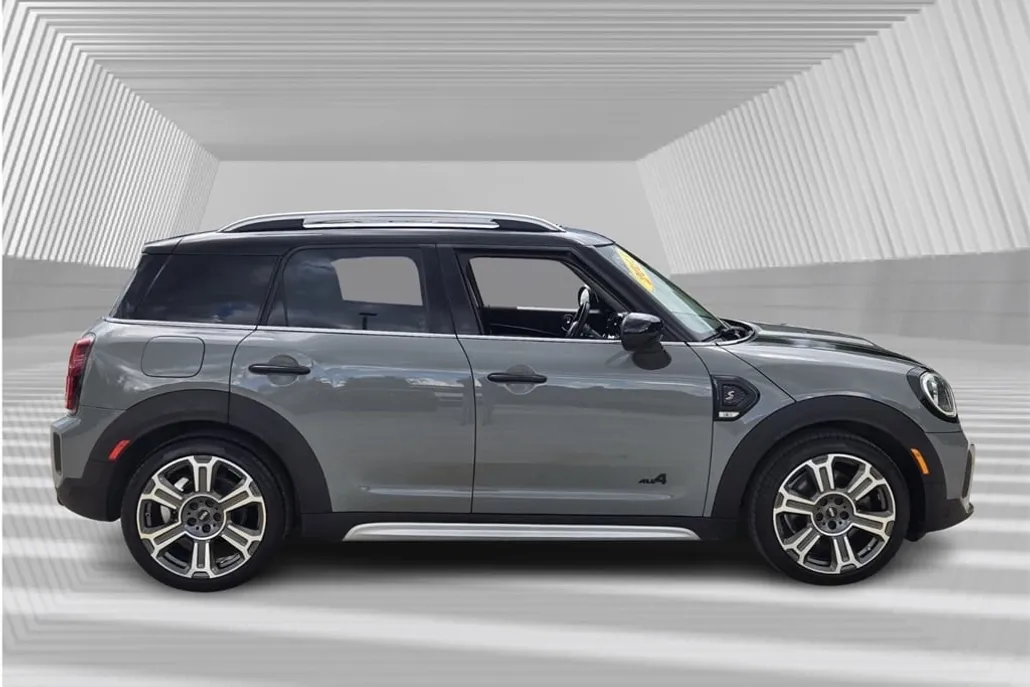 2023 Mini Countryman S ALL4 photo 1