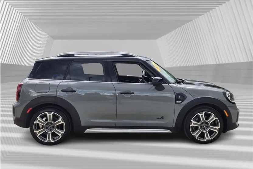 2023 Mini Countryman S ALL4 photo 1