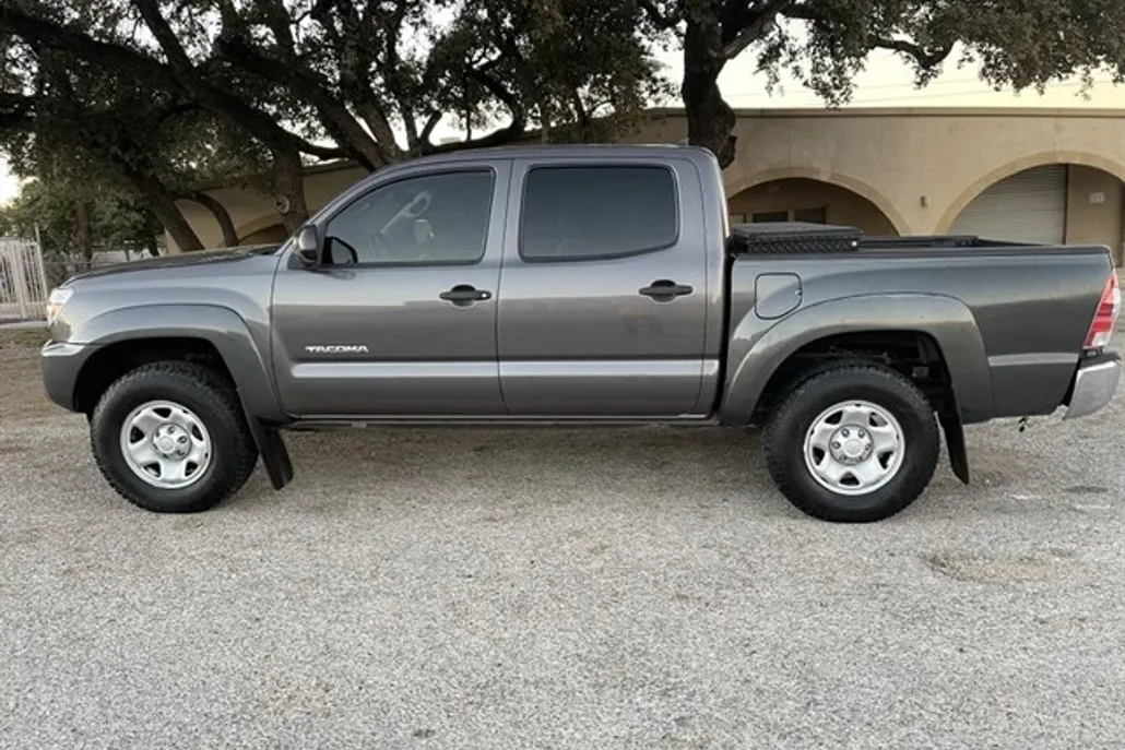 2015 Toyota Tacoma Double Cab PreRunner photo 1