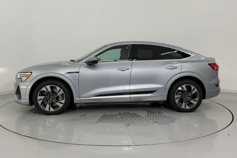 2022 Audi e-tron Sportback S line Premium photo 1