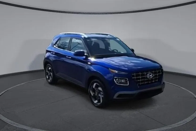 2025 Hyundai Venue SEL photo 1