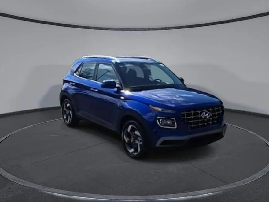 2025 Hyundai Venue SEL photo 1