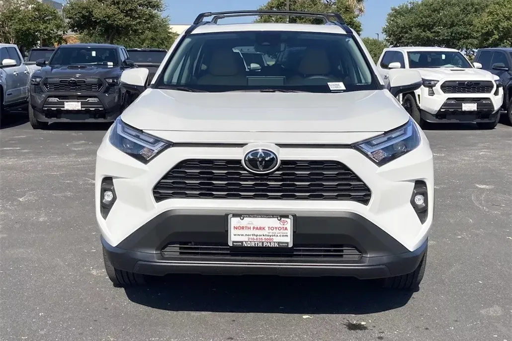 2025 Toyota RAV4 XLE Premium photo 1