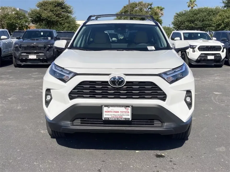 2025 Toyota RAV4 XLE Premium photo 1