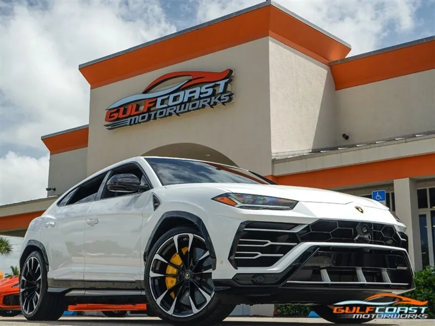 2019 Lamborghini Urus photo 1