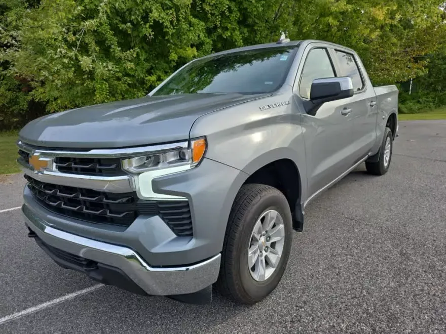 2025 Chevrolet Silverado 1500 LT photo 1