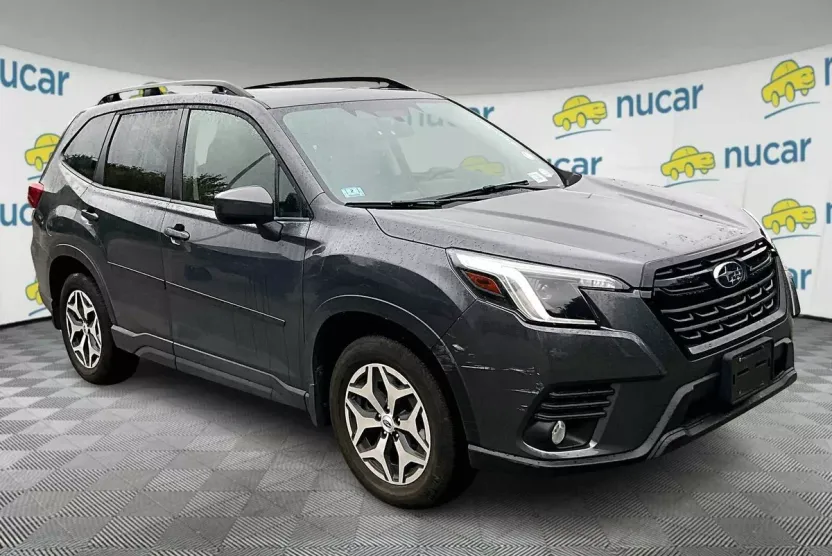 2023 Subaru Forester Premium photo 1