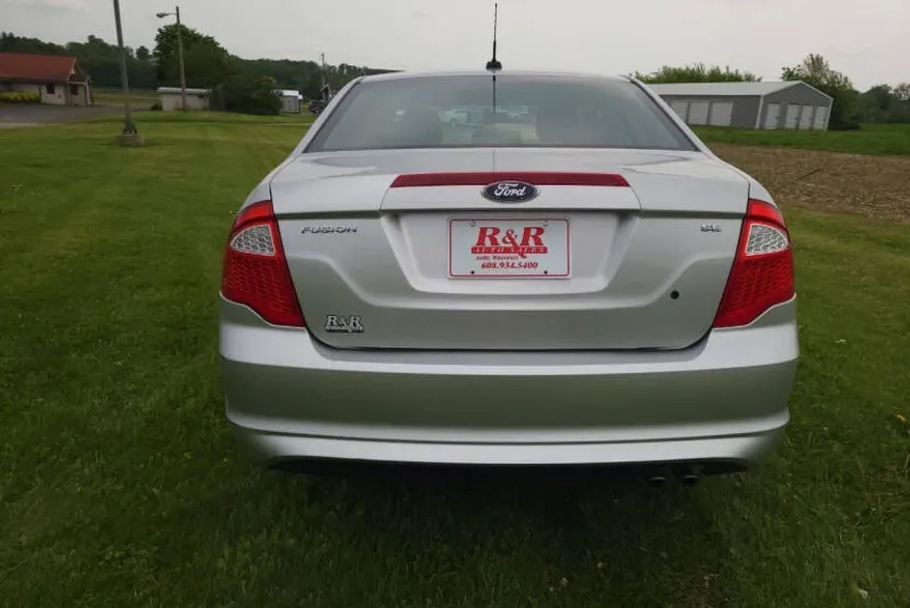 2010 Ford Fusion SE photo 1