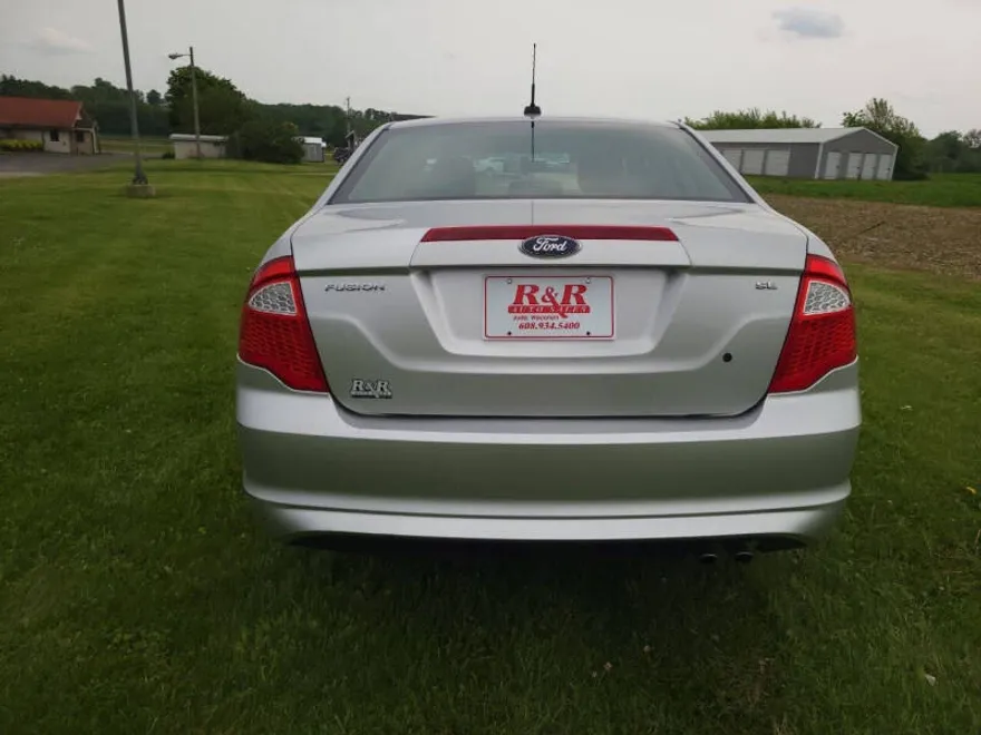 2010 Ford Fusion SE photo 1