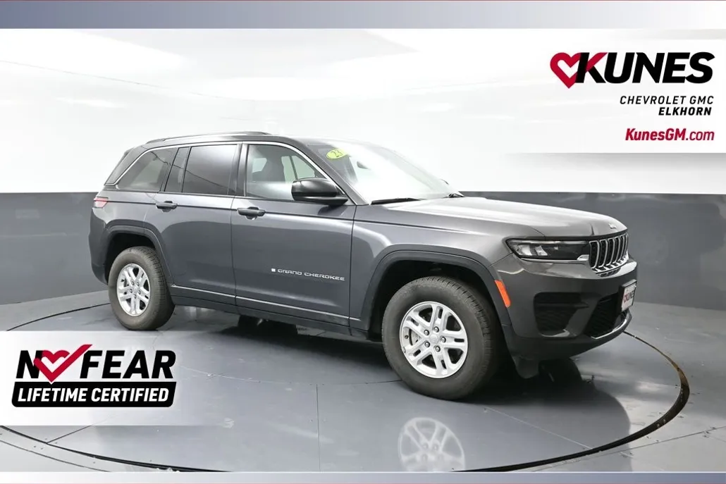 2023 Jeep Grand Cherokee Laredo photo 1
