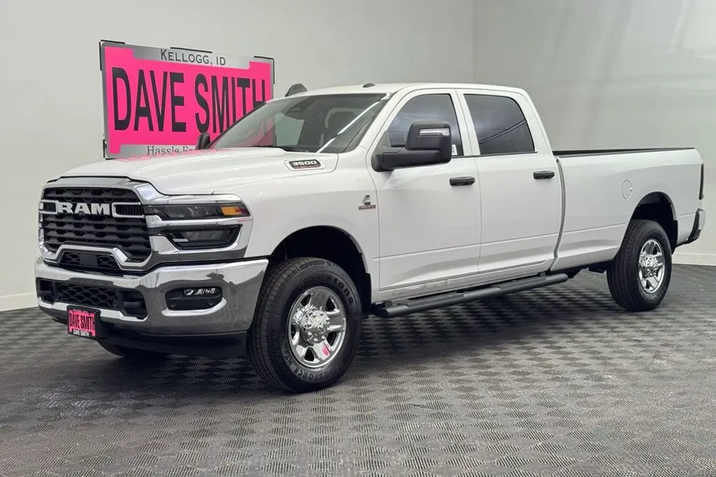 2025 Ram 3500 Tradesman photo 1