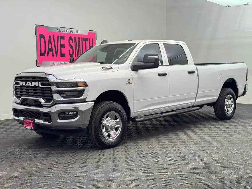 2025 Ram 3500 Tradesman photo 1