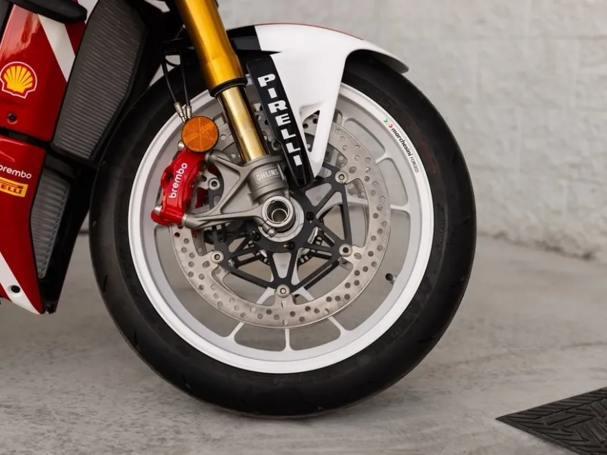 2025 Ducati Streetfighter Streetfighter V4 photo 1