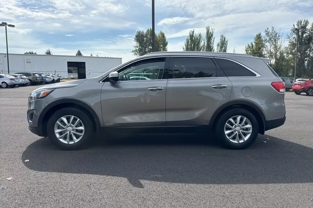 2018 Kia Sorento LX photo 1
