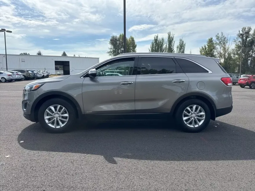 2018 Kia Sorento LX photo 1