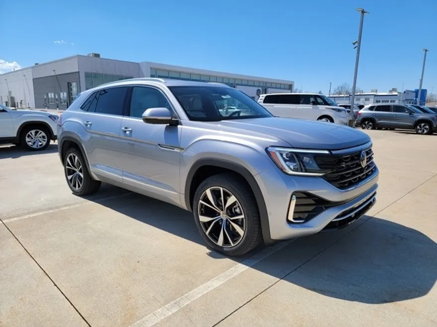 2025 Volkswagen Atlas Cross Sport SEL Premium R-Line photo 1