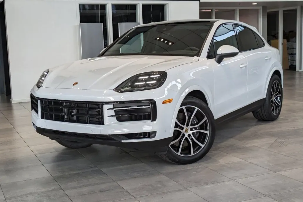 2024 Porsche Cayenne Coupe photo 1