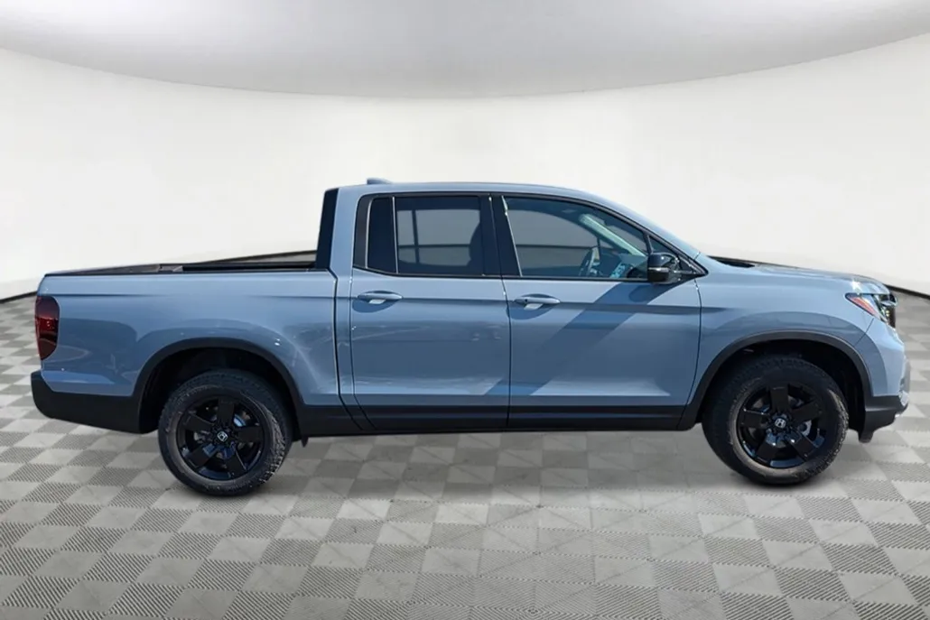 2025 Honda Ridgeline Black Edition photo 1