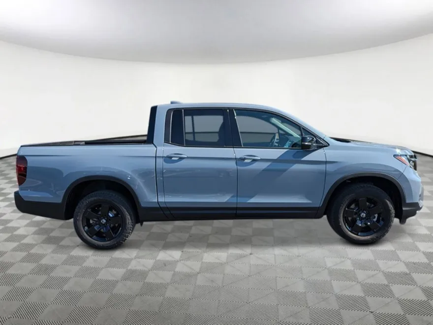 2025 Honda Ridgeline Black Edition photo 1