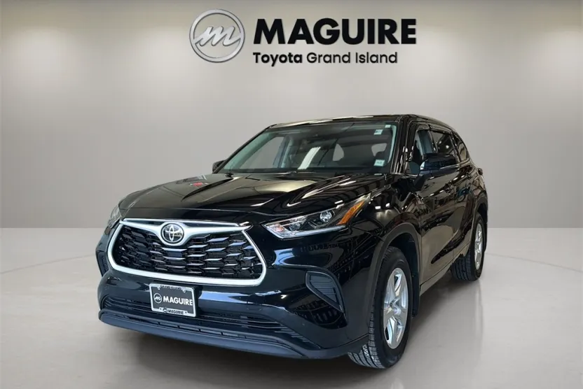 2021 Toyota Highlander L photo 1
