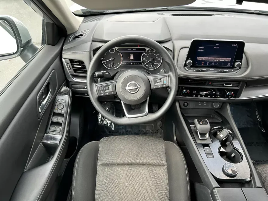 2024 Nissan Rogue SV AWD photo 1