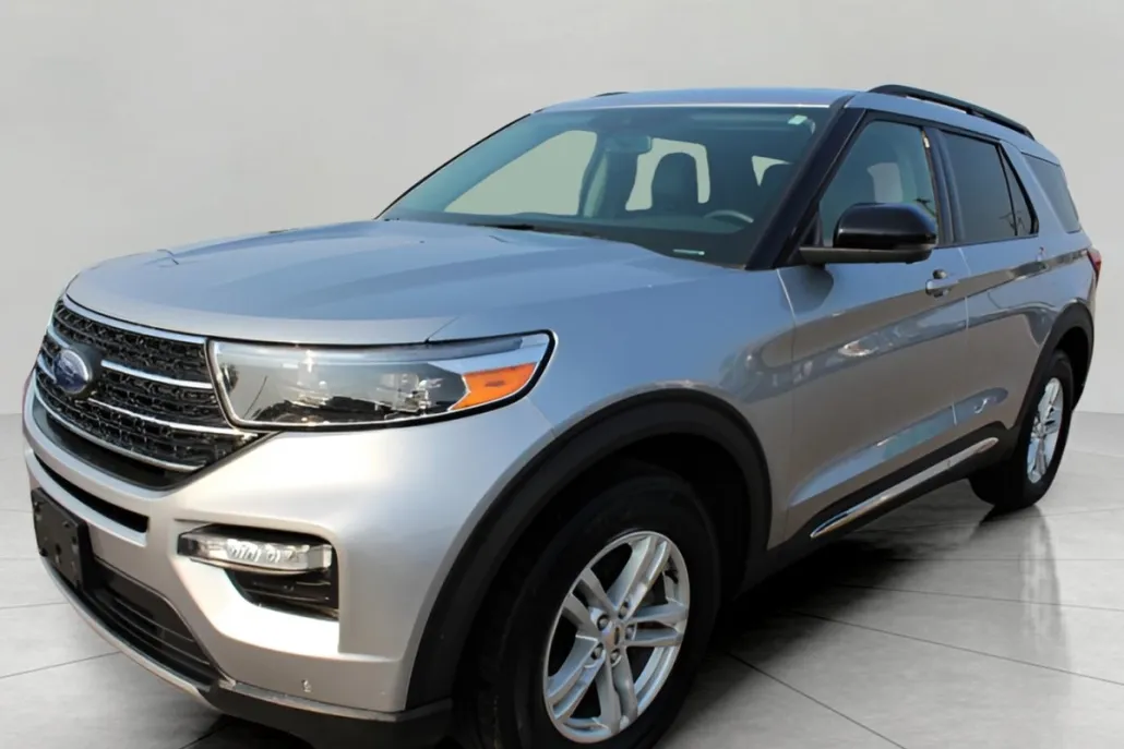 2022 Ford Explorer XLT photo 1