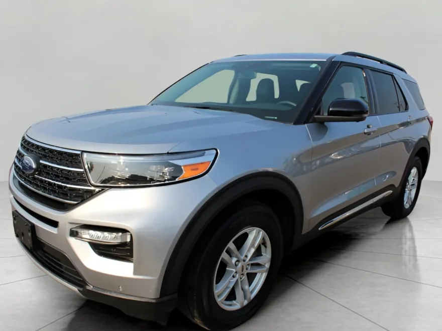 2022 Ford Explorer XLT photo 1