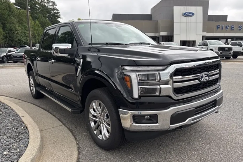 2025 Ford F-150 Lariat photo 1