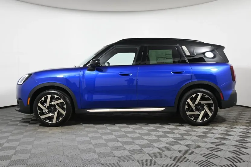 2025 Mini Countryman S ALL4 Iconic photo 1