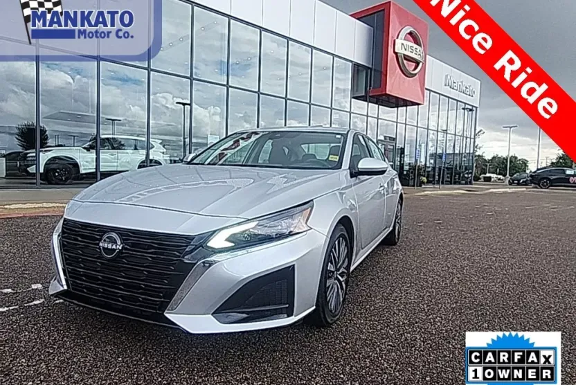2023 Nissan Altima 2.5 SV photo 1