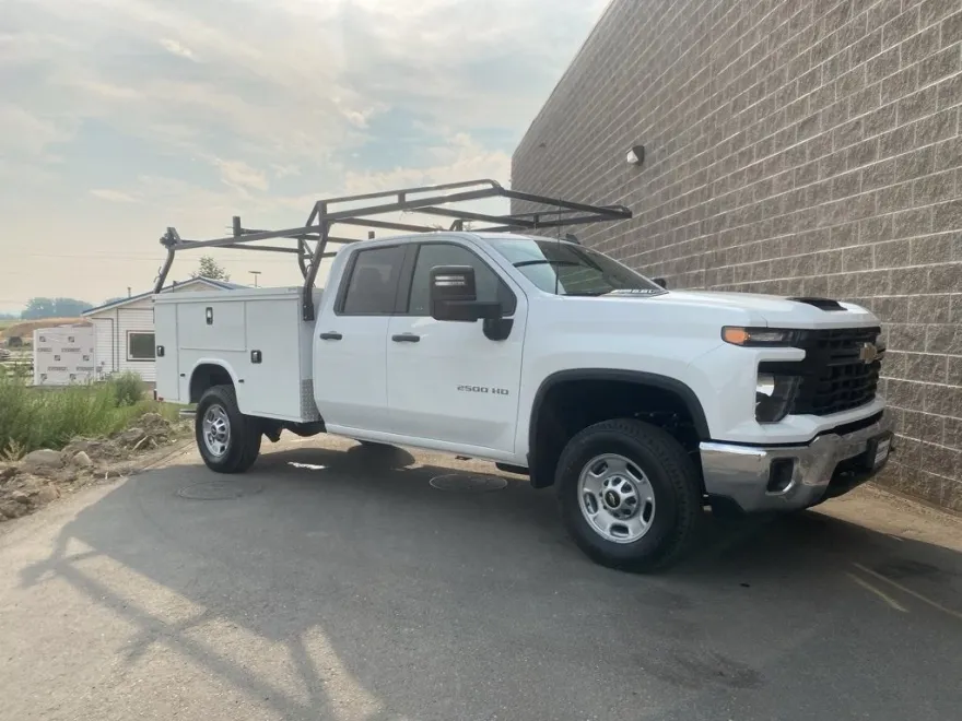 2024 Chevrolet Silverado 2500HD photo 1