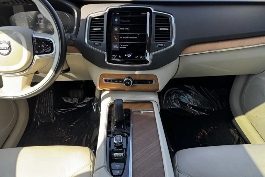 2021 Volvo XC90 Recharge T8 Inscription Expression photo 1