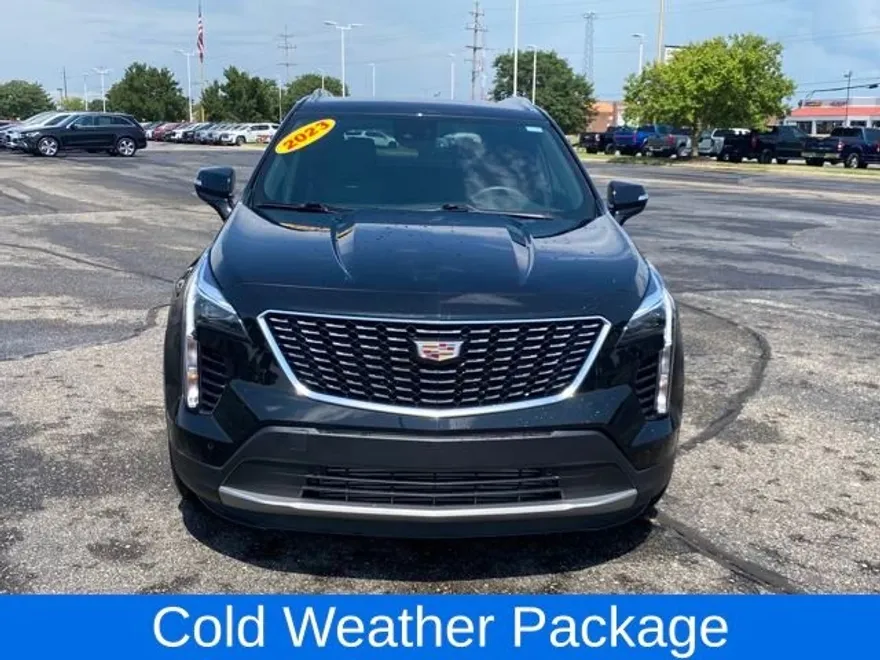 2023 Cadillac XT4 Premium Luxury photo 1