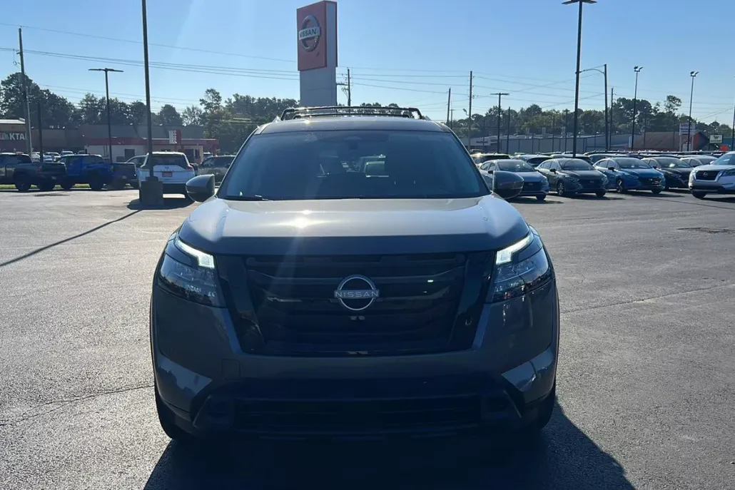 2025 Nissan Pathfinder SV photo 1