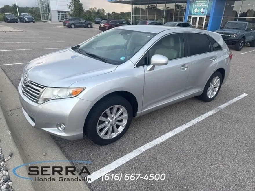 2010 Toyota Venza Base photo 1