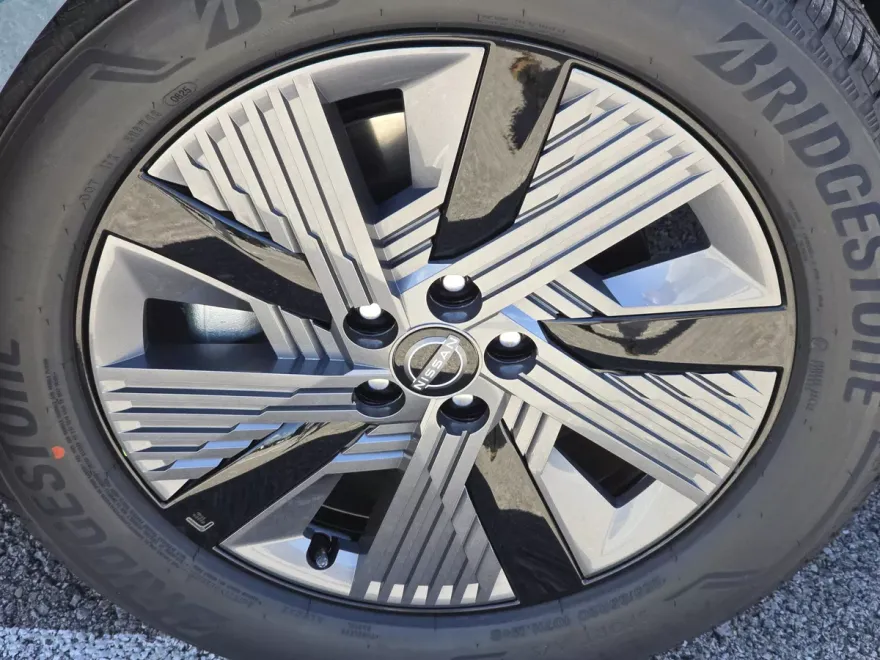 2025 Nissan Murano SL photo 1