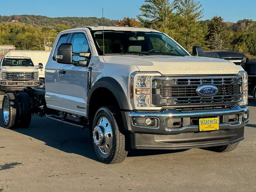 2026 Ford F-550 photo 1
