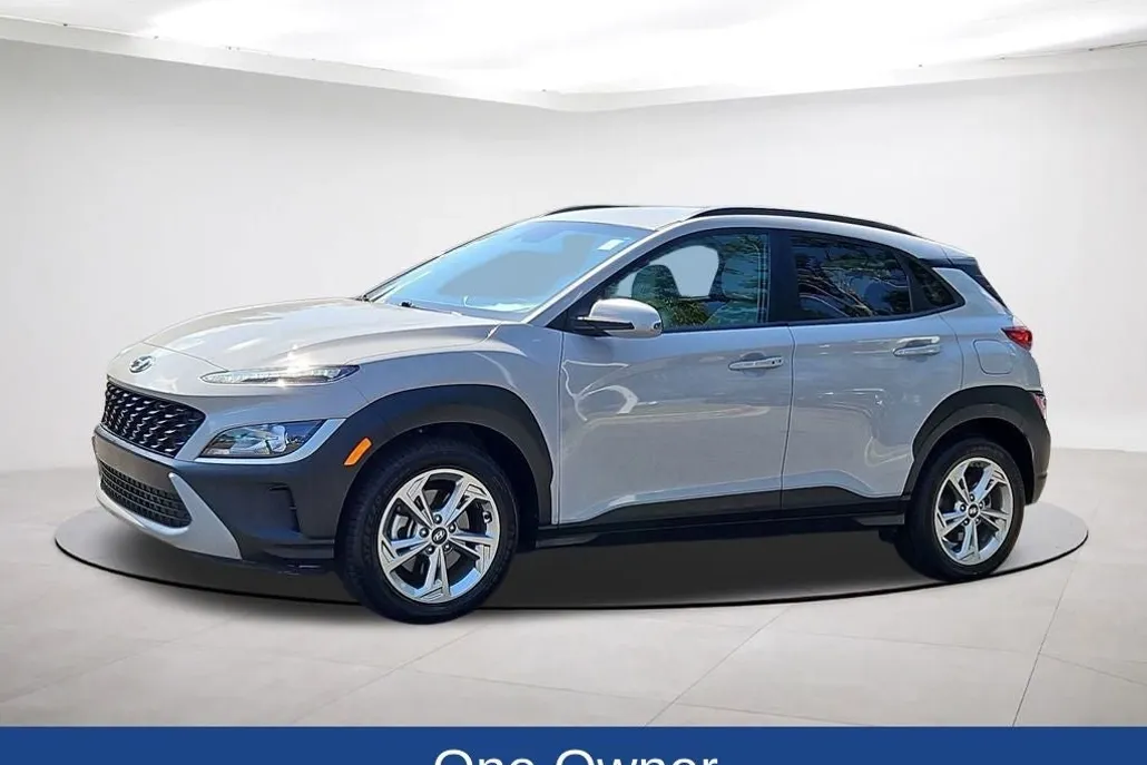 2023 Hyundai Kona SEL photo 1