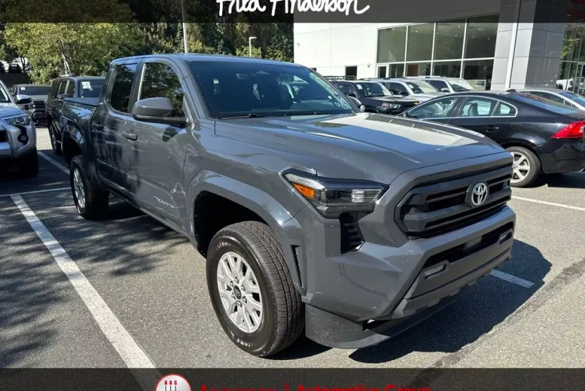 2024 Toyota Tacoma SR5 photo 1