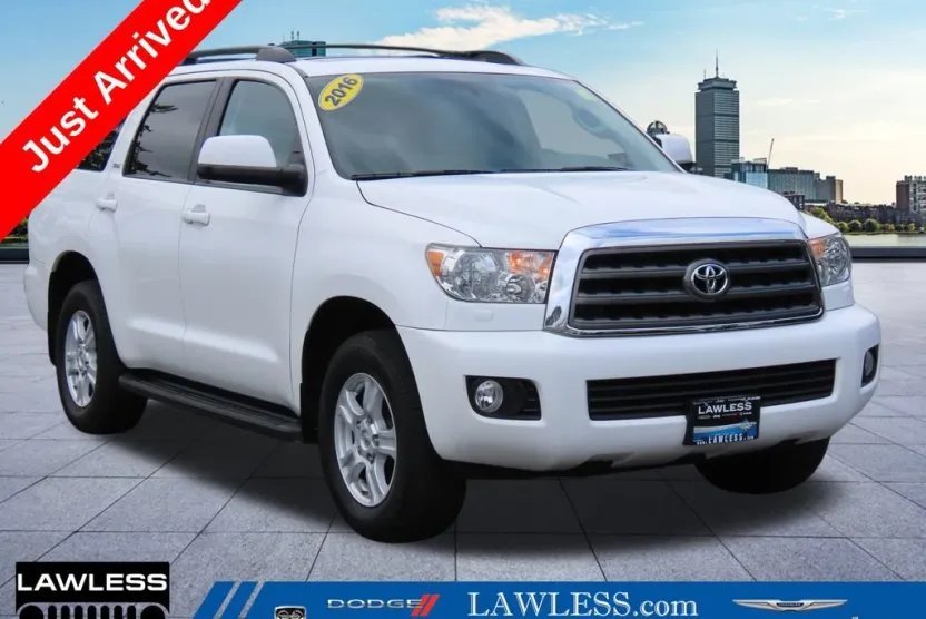 2016 Toyota Sequoia SR5 photo 1