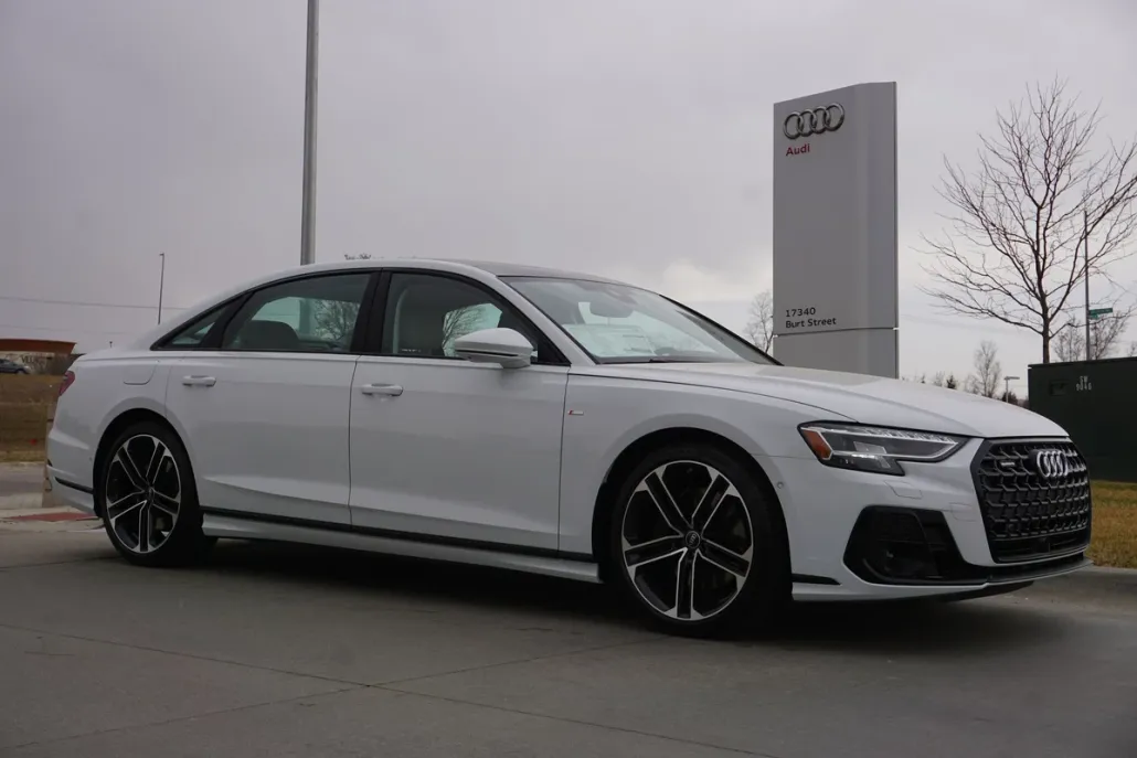 2025 Audi A8 L 55 TFSI Quattro photo 1