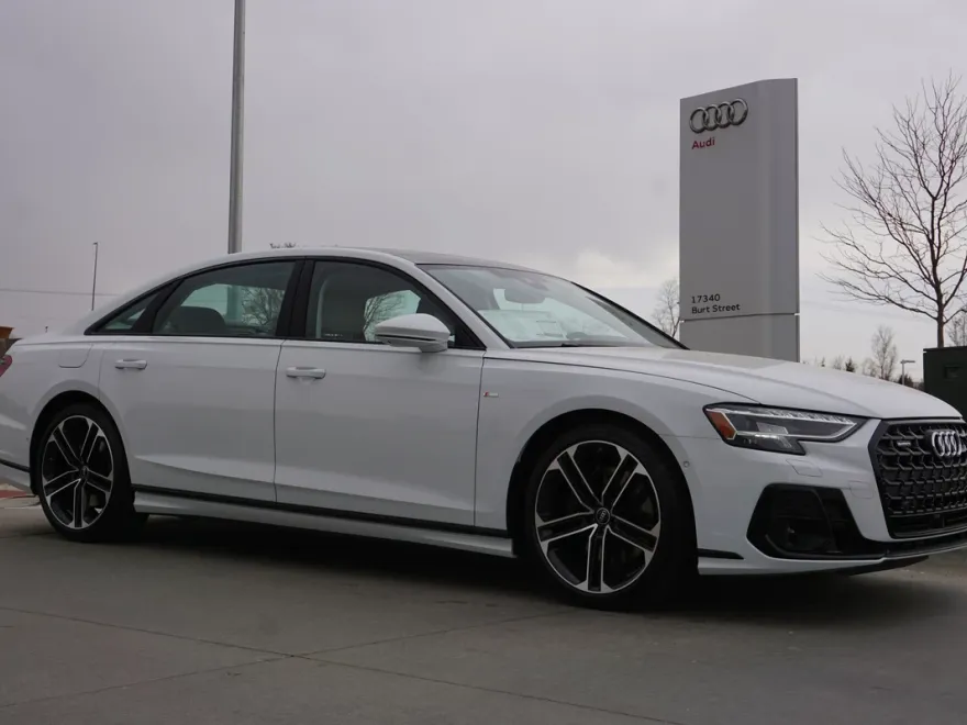 2025 Audi A8 L 55 TFSI Quattro photo 1