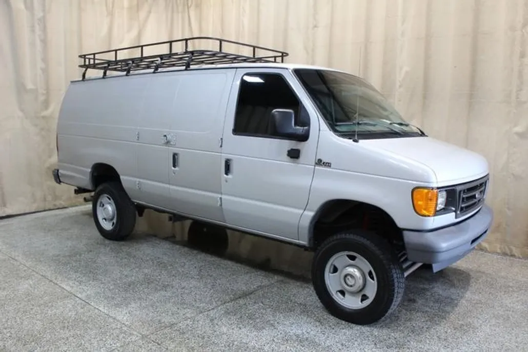 2007 Ford E-350 photo 1