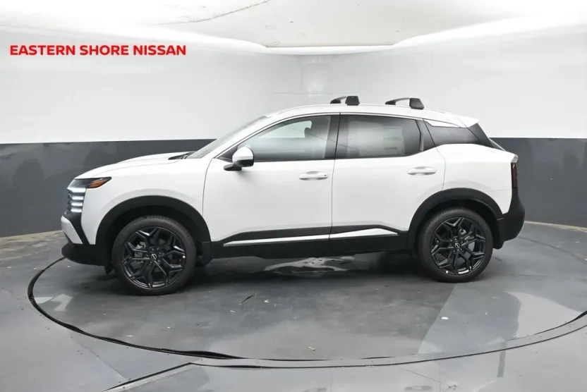 2025 Nissan Kicks SR photo 1