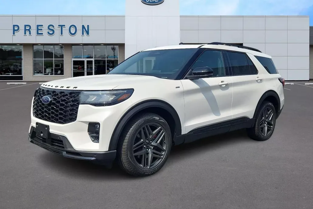 2025 Ford Explorer ST-Line photo 1