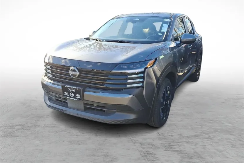 2025 Nissan Kicks SV photo 1