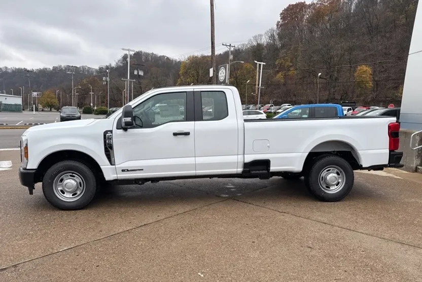 2024 Ford F-350 XL photo 1