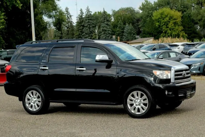 2014 Toyota Sequoia Platinum photo 1