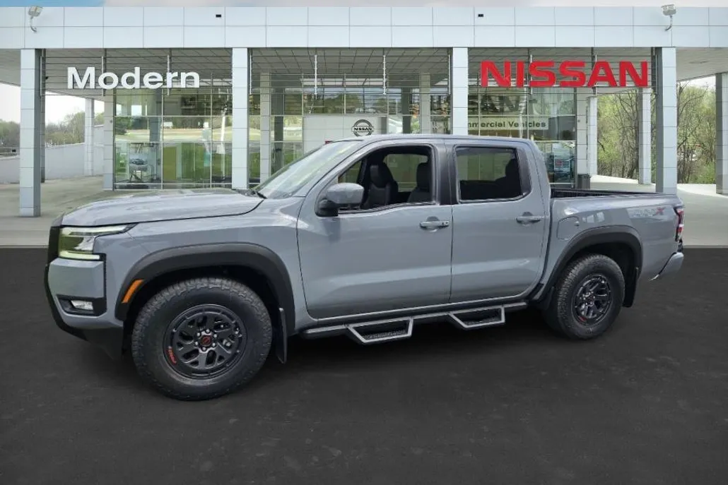 2025 Nissan Frontier Crew Cab PRO-X photo 1